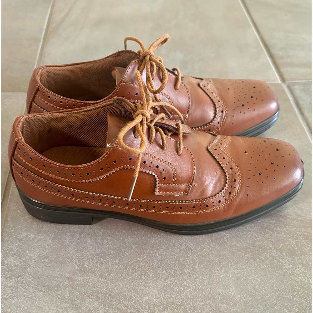 Boy’s Brown Leather Wingtip Oxford Dress Shoes, Size 5 1/2, Classic Brogue Style